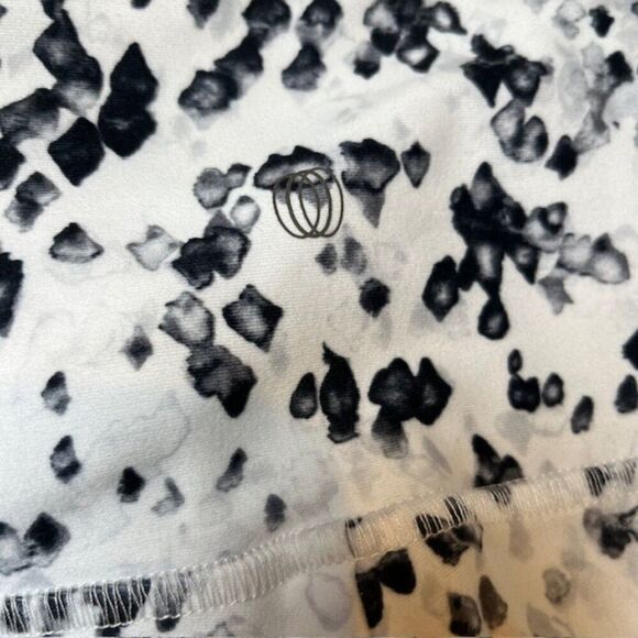 Balance Collection Women's Leggings White with Black Gray Geo Print Size Medium - Picture 7 of 10